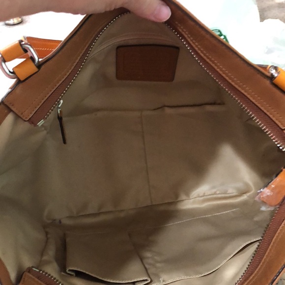 Coach tri color tan shoulder bag - Picture 6 of 7